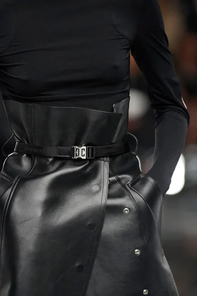 Look 185